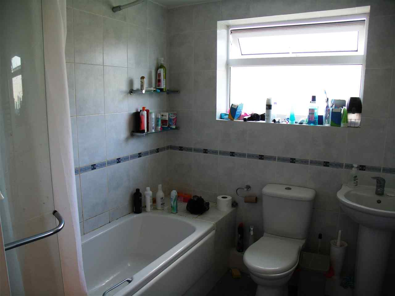 resized-2349823-Bathroom.JPG